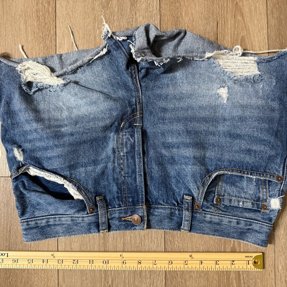 We The Free Blue Distressed Jean Shorts - Picture 8 of 9